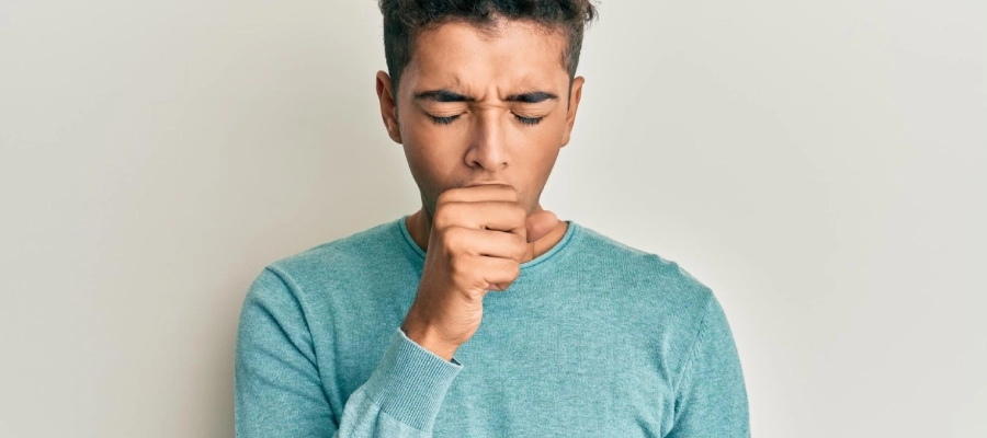 Imagem do post Respiração com chiado e tosse: causas, alertas e como tratar
